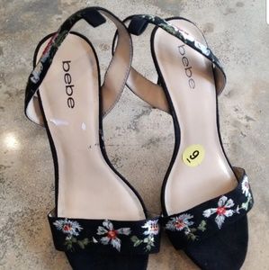 bebe black heels w no straps